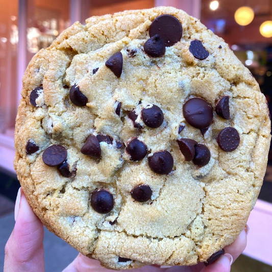 CHOCOLATE CHIP COOKIE